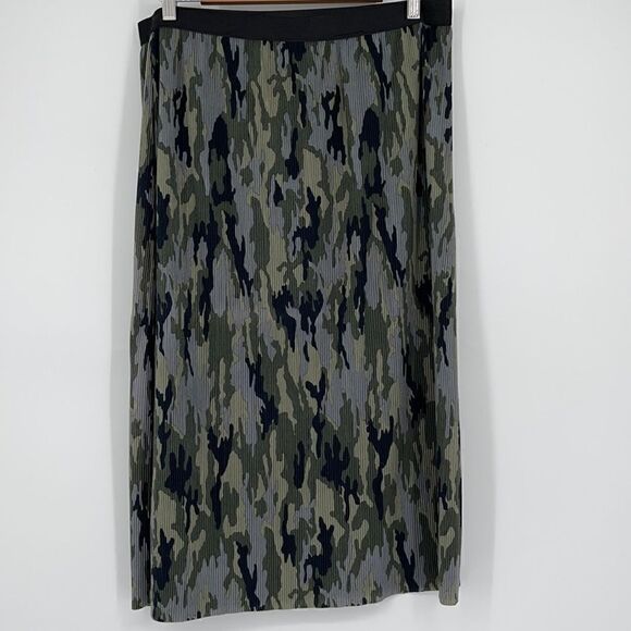 Wild Fable pleated camo skirt - Picture 1 of 5